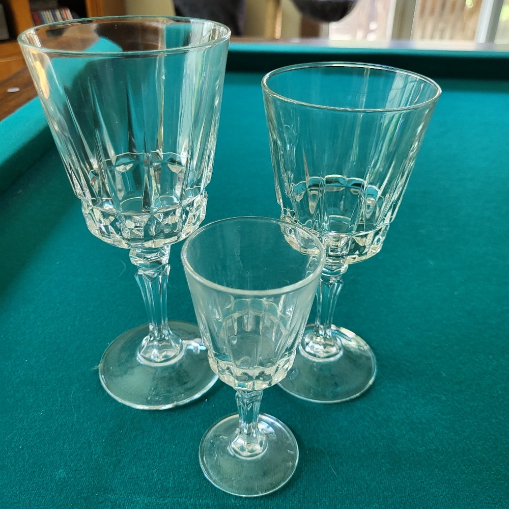 12 Crystal wine glasses, LG MD and shot glasses, 4 each total 12 glasses.
